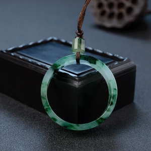 糯种飘花翡翠怀古吊坠