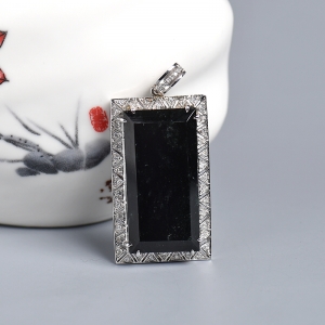 18K镶钻糯种墨翠翡翠平安无事牌