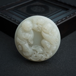 新疆和田青白玉籽料和合二仙吊坠