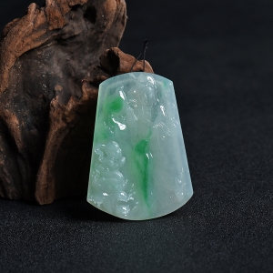 糯冰种飘绿翡翠观音吊坠