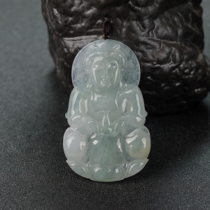 糯种浅绿翡翠观音吊坠