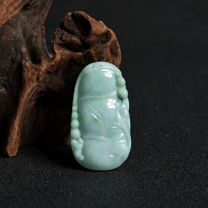 糯种浅绿翡翠节节高升吊坠