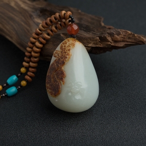 新疆俏色和田玉籽料弥勒佛吊坠