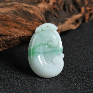 糯种飘翠翡翠如意吊坠