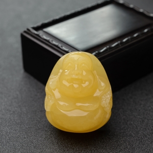 鸡油黄蜜蜡弥勒佛吊坠