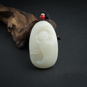 新疆和田青白玉籽料佛吊坠