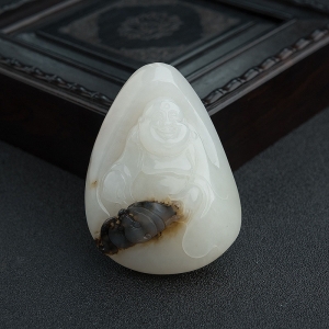 俄料俏色和田玉山料福在眼前吊坠