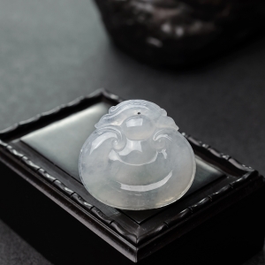 糯冰种飘翠翡翠如意吊坠