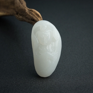 俄料和田白玉山料观音吊坠