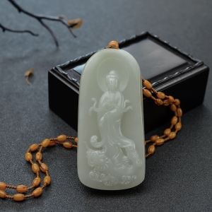 新疆和田青白玉籽料观音吊坠