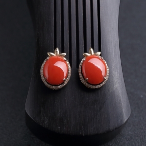 18K金镶钻沙丁朱红珊瑚耳钉