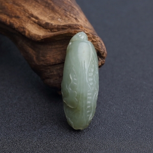 新疆和田青玉籽料白菜吊坠