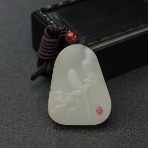新疆和田白玉山流水料喜上眉梢吊坠