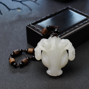 俄料白玉山料羊头吊坠
