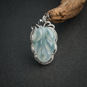 18K金镶钻糯冰种飘翠翡翠叶子吊坠