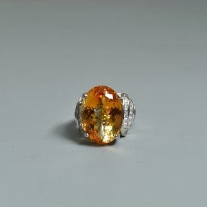 银镶锆石黄水晶戒指