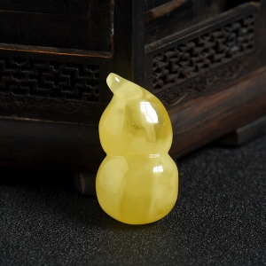 鸡油黄金绞蜜葫芦吊坠