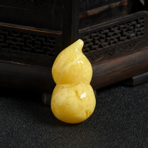 鸡油黄白花蜜葫芦吊坠