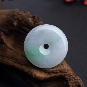 糯种飘翠翡翠平安扣吊坠