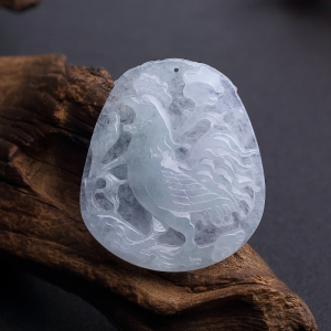 糯种浅绿翡翠冠上加官吊坠