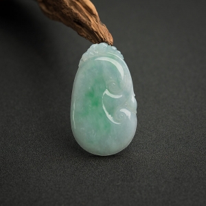 糯种飘翠翡翠如意吊坠