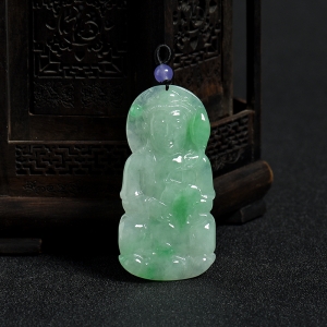 糯种飘绿翡翠观音吊坠