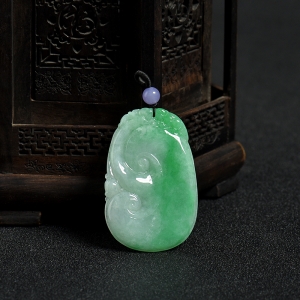 糯种飘翠翡翠如意吊坠