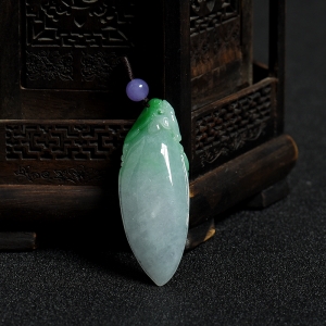 糯种飘翠翡翠荷叶吊坠