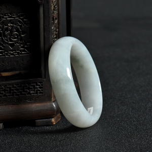 58.5#糯冰种无色翡翠手镯