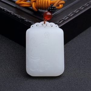 新疆和田羊脂白玉山料蝶恋花吊坠