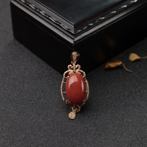 18K金镶钻沙丁正红珊瑚吊坠