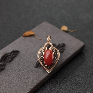 18K金镶钻沙丁正红珊瑚吊坠