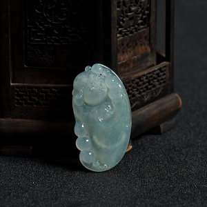 糯冰种浅绿翡翠弥勒佛吊坠