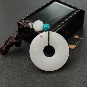 新疆和田羊脂白玉山料平安扣吊坠