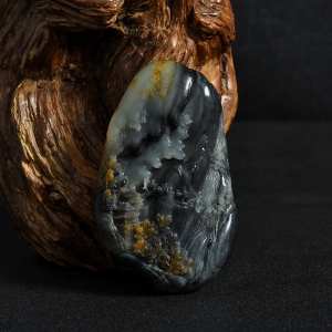 俏色和田玉籽料山水手把件