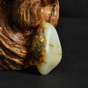 新疆俏色和田玉籽料