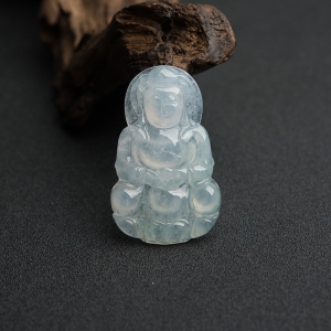 糯冰种浅绿翡翠观音吊坠