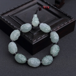 糯种浅绿翡翠罗汉头手串