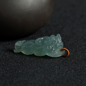糯冰种蓝水翡翠貔貅吊坠