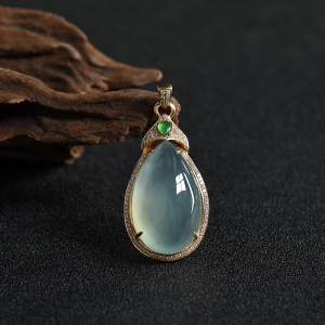 18K镶钻糯冰种浅绿翡翠水滴吊坠