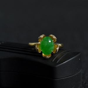 18K金镶钻糯冰种深绿翡翠戒指