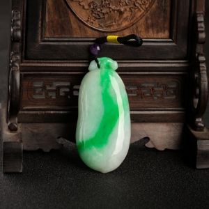 糯种飘翠翡翠福瓜吊坠