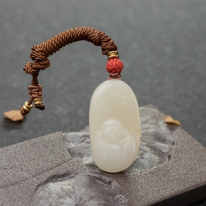 新疆和田白玉籽料福在眼前吊坠