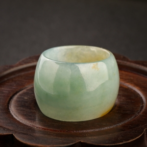 糯冰种俏色翡翠指环