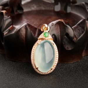 18K金镶钻糯冰种晴水翡翠吊坠