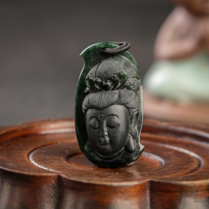 糯种墨翠观音吊坠