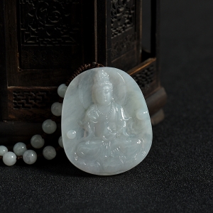 糯冰种翡翠观音吊坠
