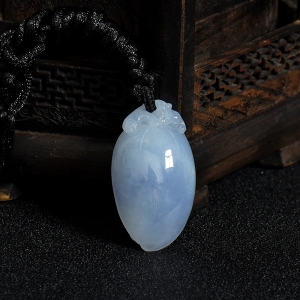 糯种浅紫翡翠福瓜吊坠