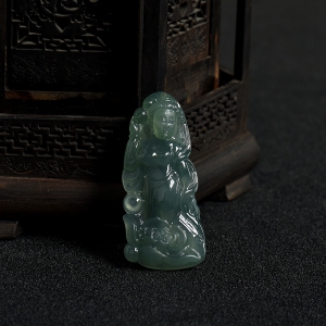 糯冰种蓝水翡翠观音吊坠
