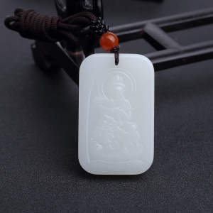 新疆和田羊脂白玉山料普贤菩萨吊坠